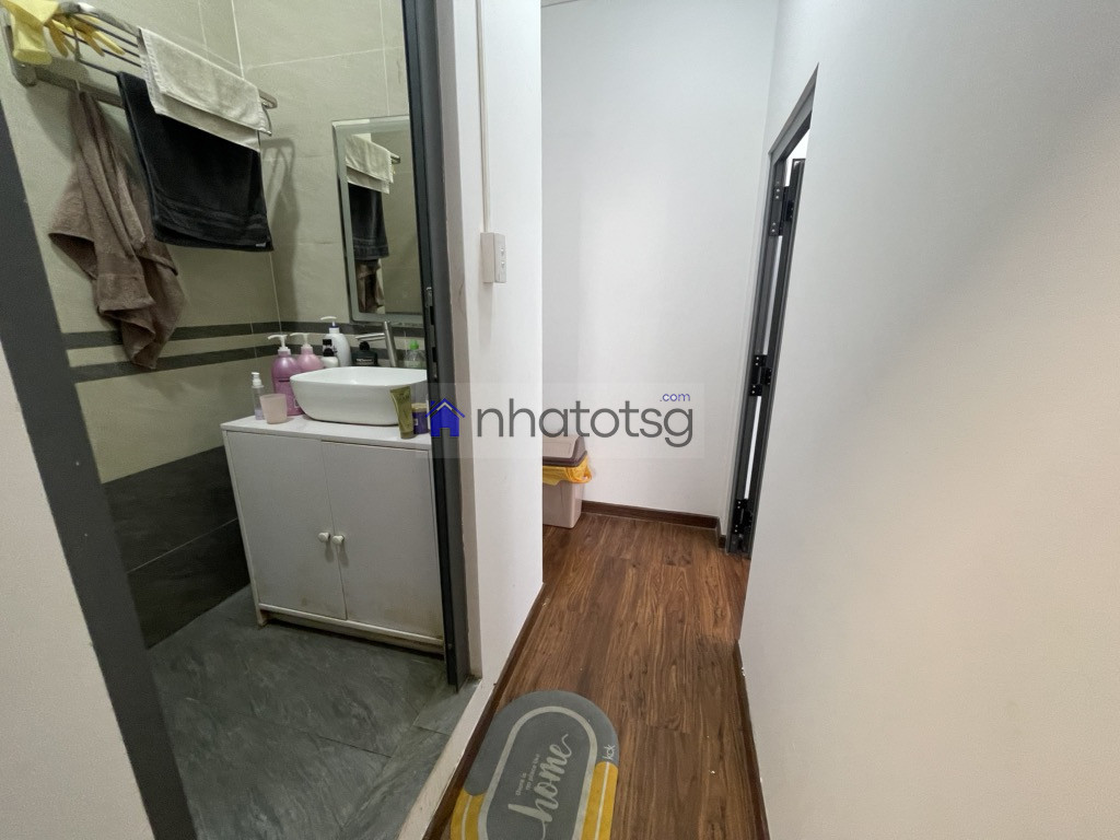 NHÀ ĐẸP- VỊ TRÍ ĐỈNH - 2 TẦNG. NỞ HẬU TÀI LỘC